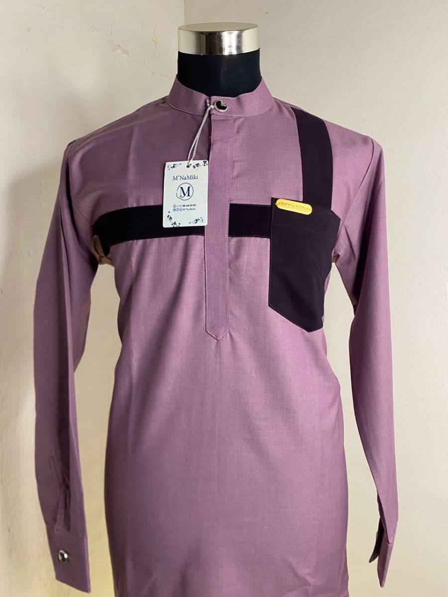 Tunique rose-violette, deux pièces (homme)